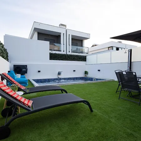 Piscina Aquecida E Casa De Banho Privativa Séjour chez l'habitant Fernão Ferro